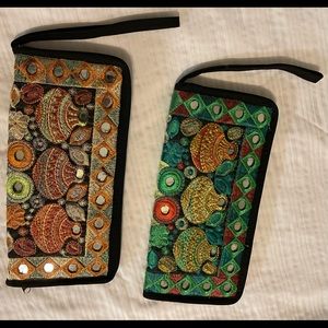 Clutch wristlet set of 2